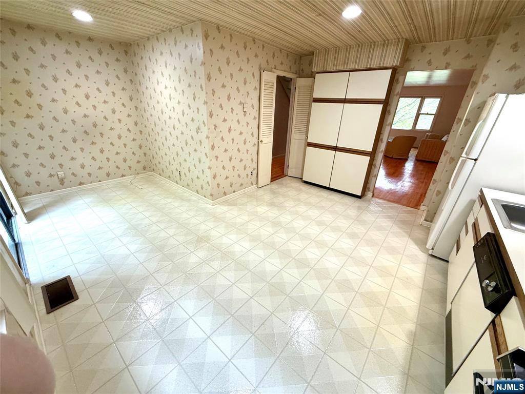 146 Garside Avenue 5