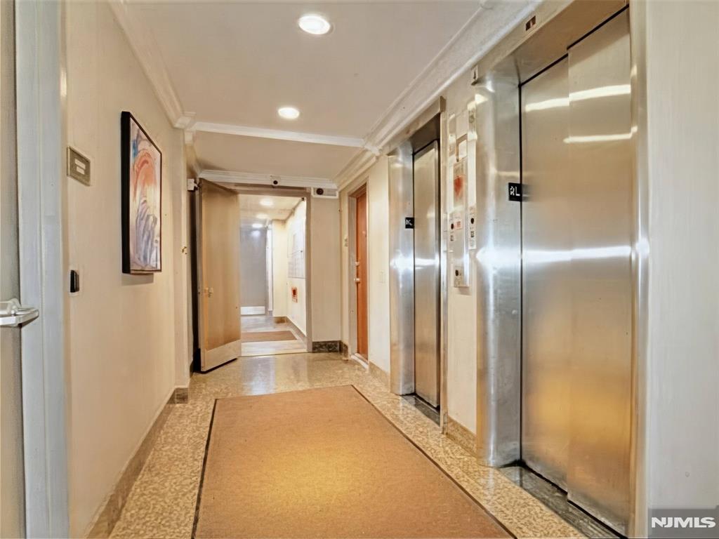 208 Anderson Street S5D