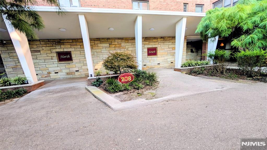 208 Anderson Street S5D