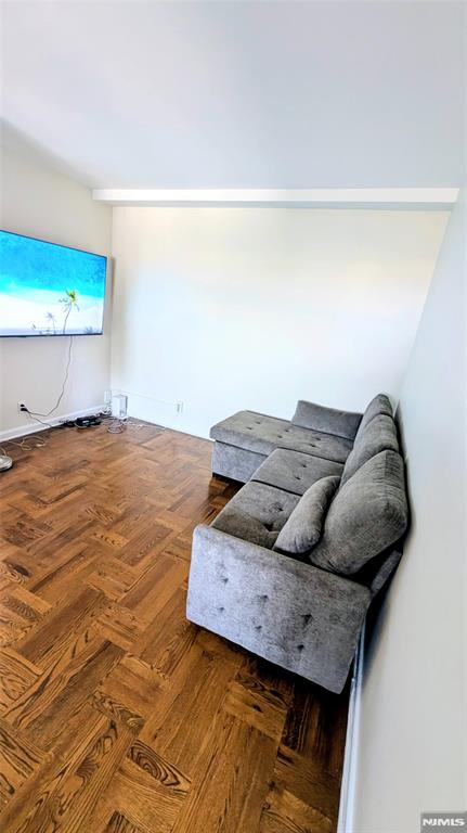 208 Anderson Street S5D