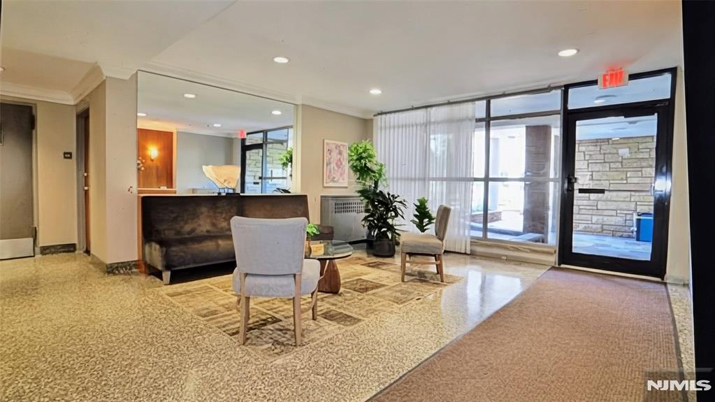 208 Anderson Street S5D