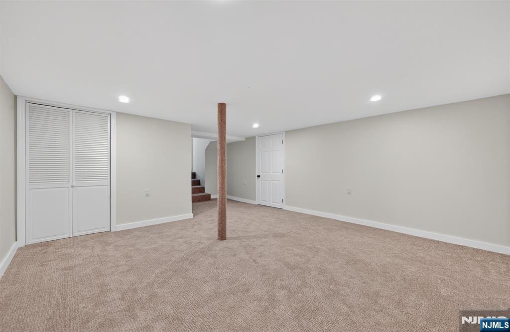 820 Clauss Lane