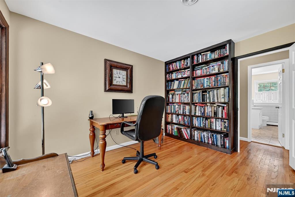 820 Clauss Lane