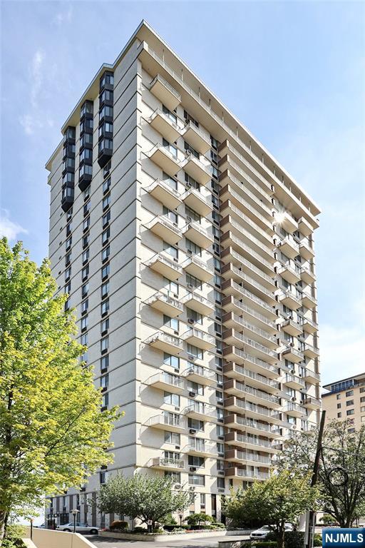 160 Overlook Avenue 10C