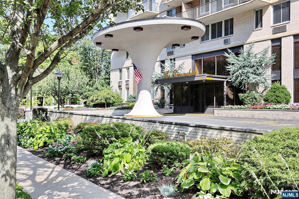 160 Overlook Avenue 10C