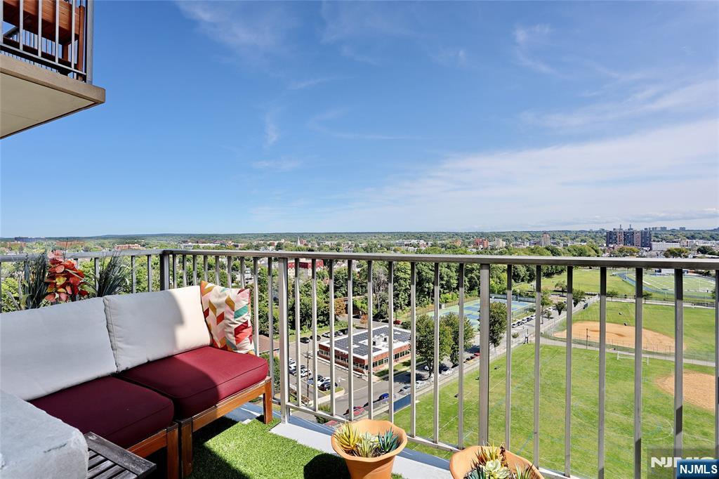 160 Overlook Avenue 10C