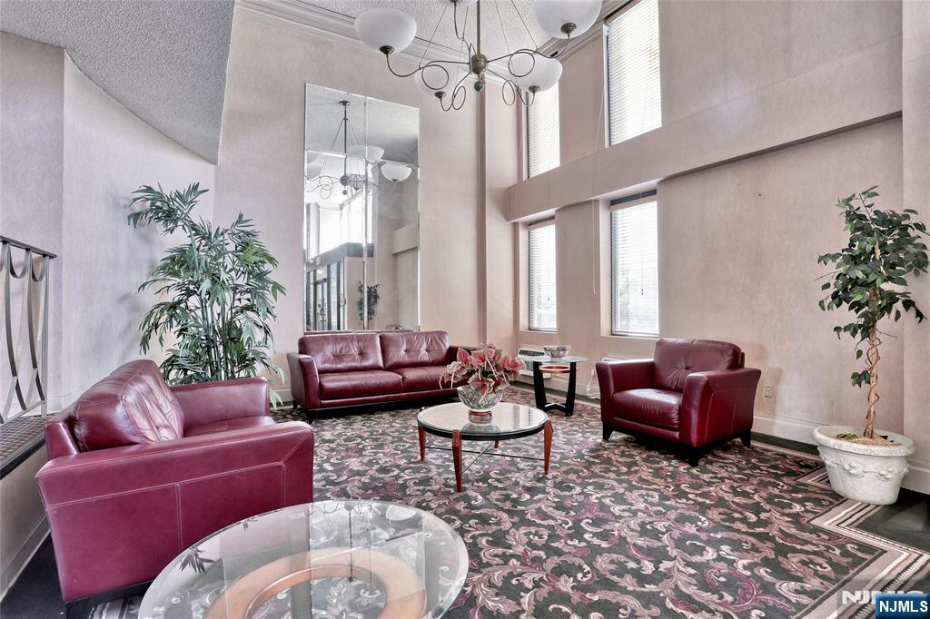 160 Overlook Avenue 10C