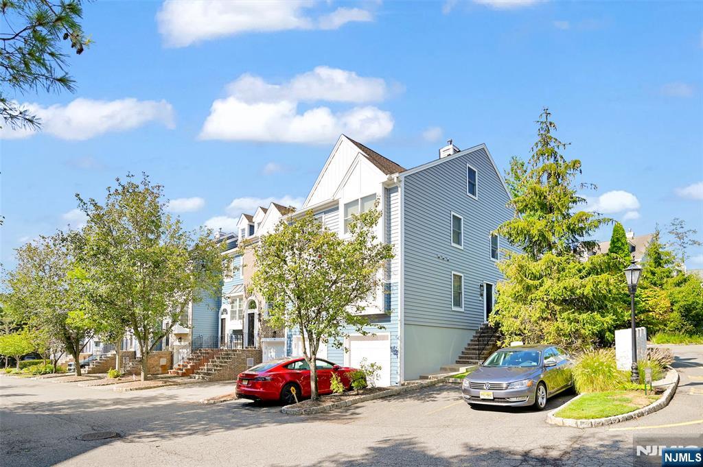 659 Richmond Court 659