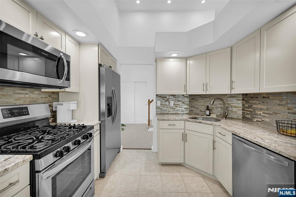 659 Richmond Court 659