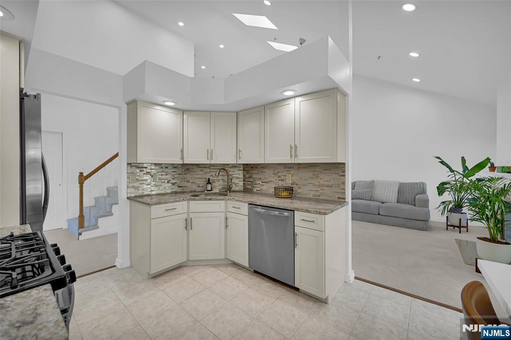 659 Richmond Court 659