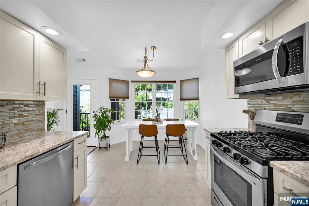 659 Richmond Court 659