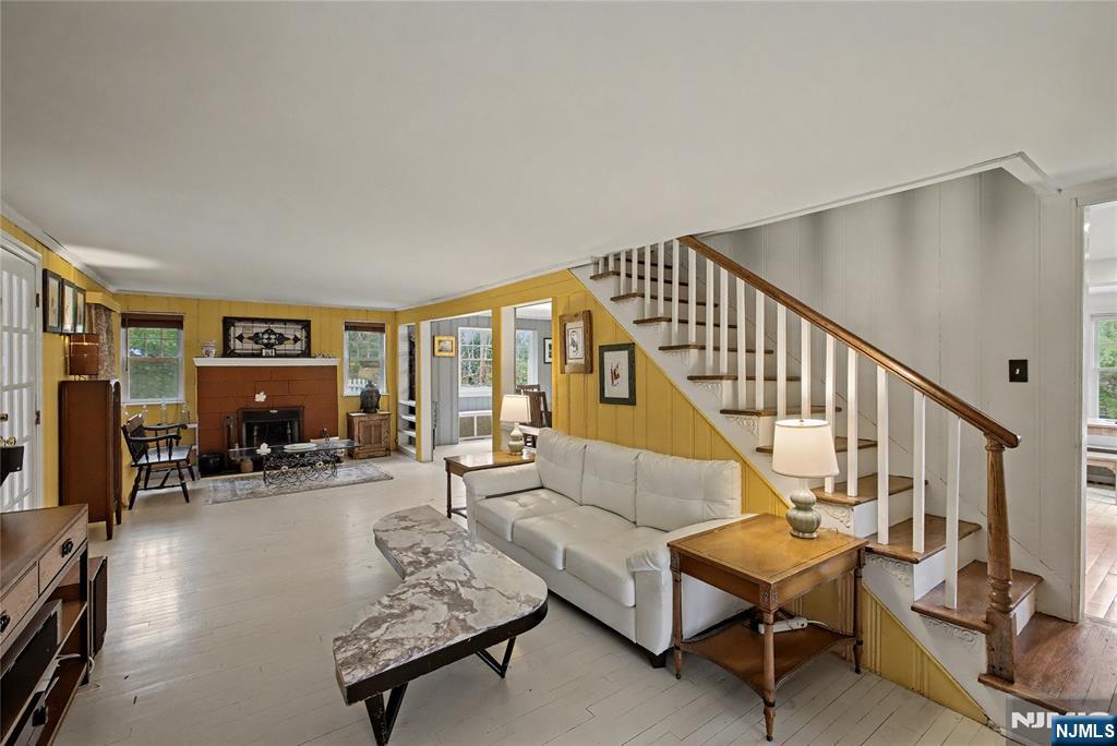 9 Winding Way