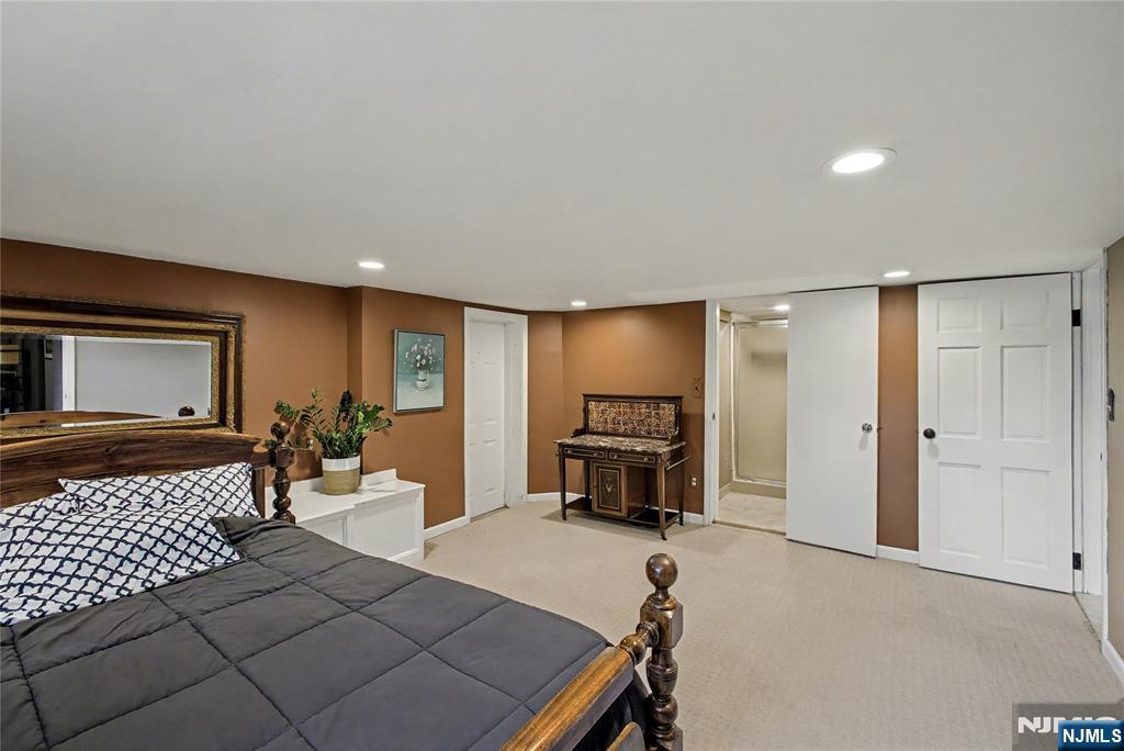 9 Winding Way