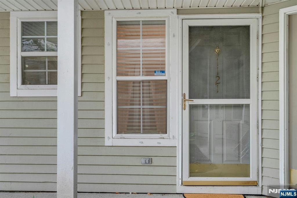 1121 Hyde Park Court