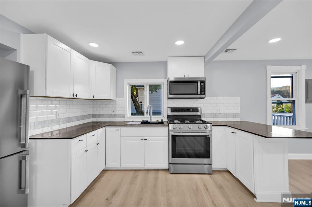 16 2nd Avenue