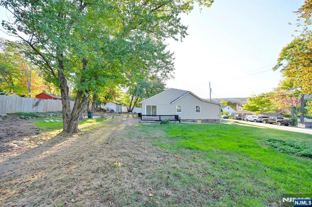 16 2nd Avenue