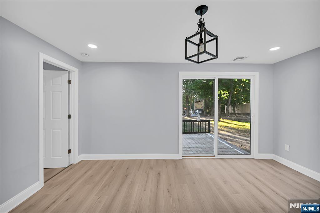 16 2nd Avenue