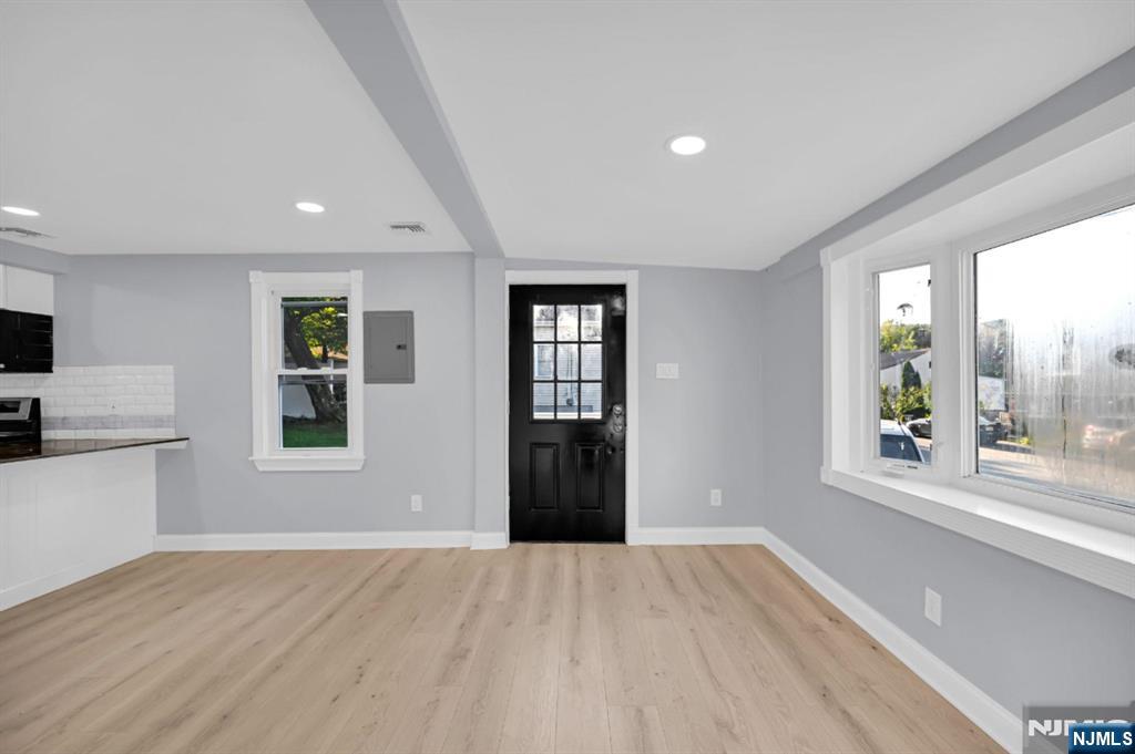 16 2nd Avenue