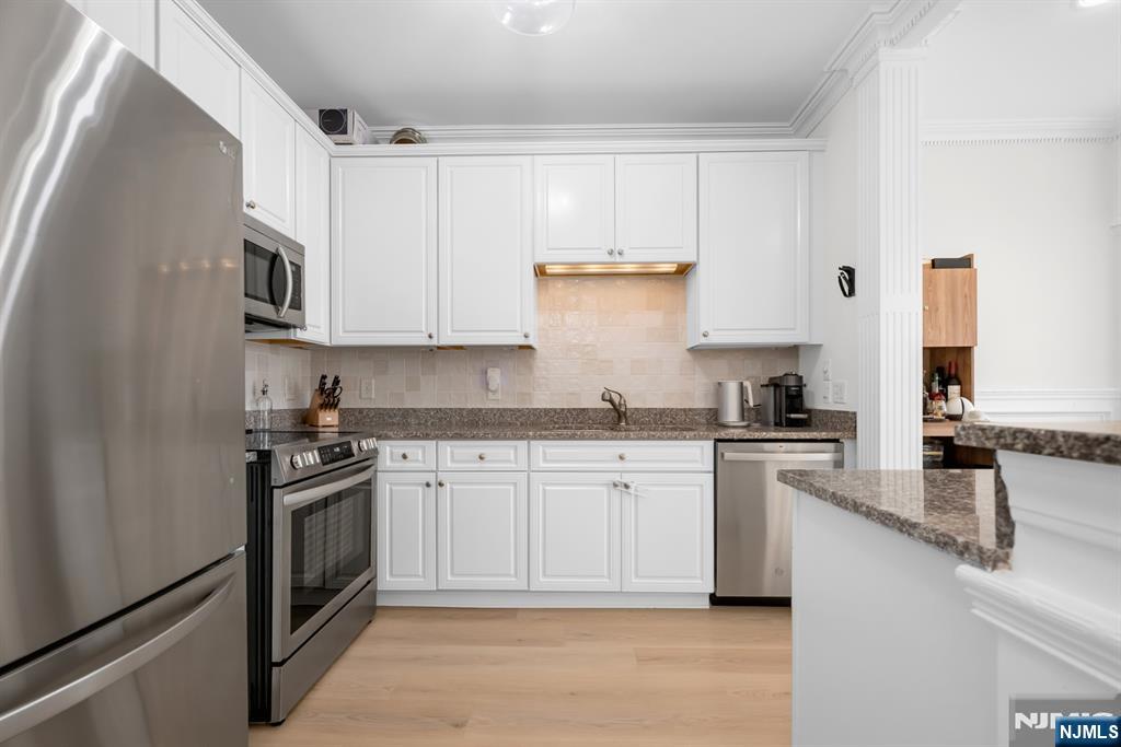 22 Ave At Port Imperial 403