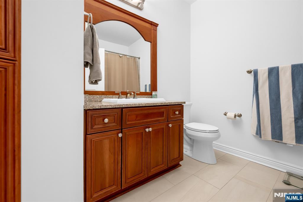 22 Ave At Port Imperial 403