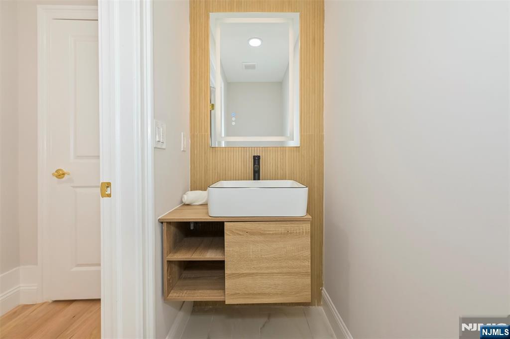 174 Upper Saddle River Road