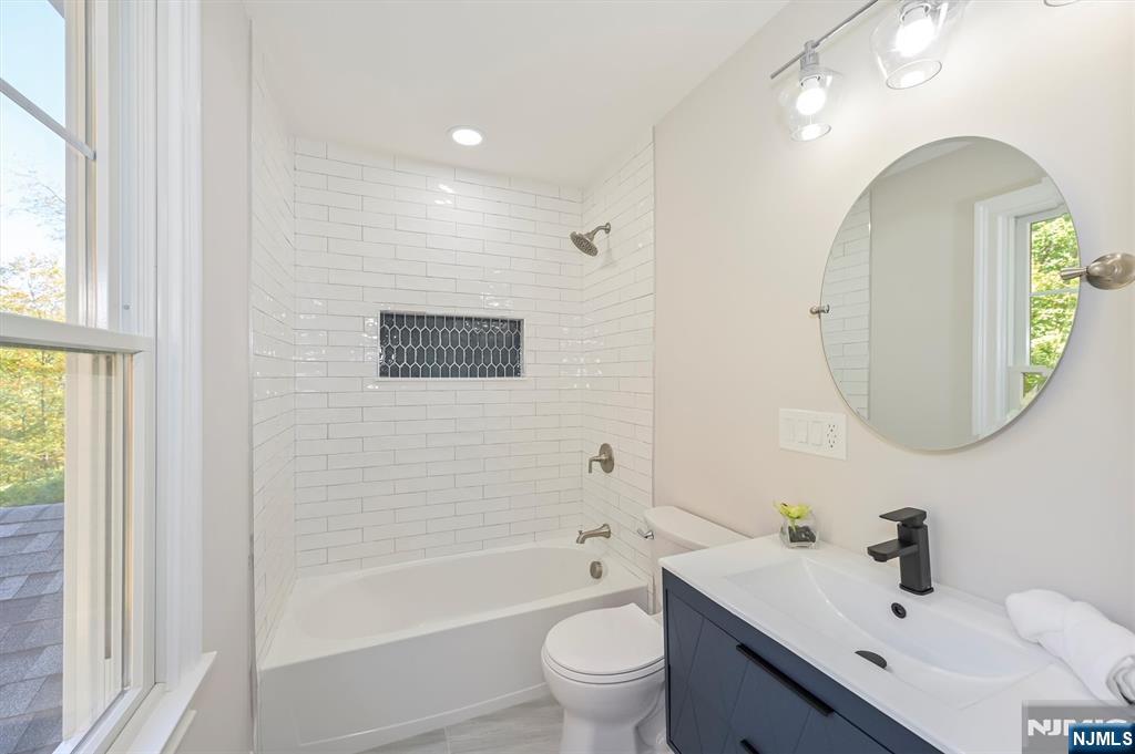 174 Upper Saddle River Road