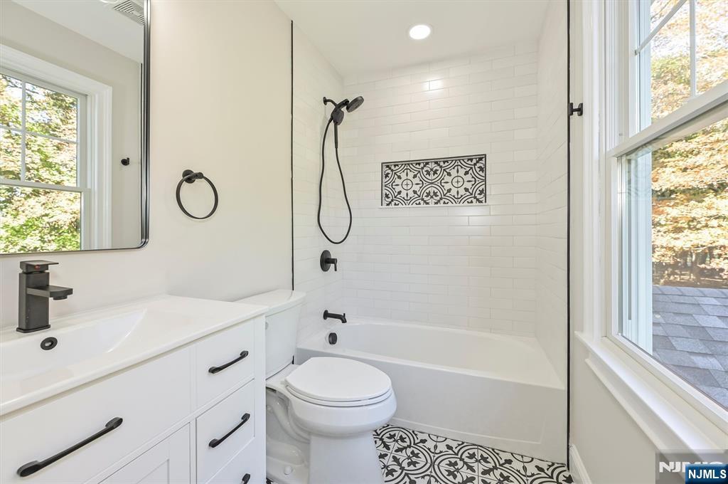 174 Upper Saddle River Road