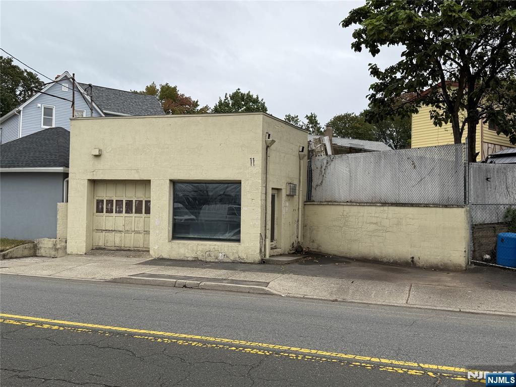 11 Railroad Avenue