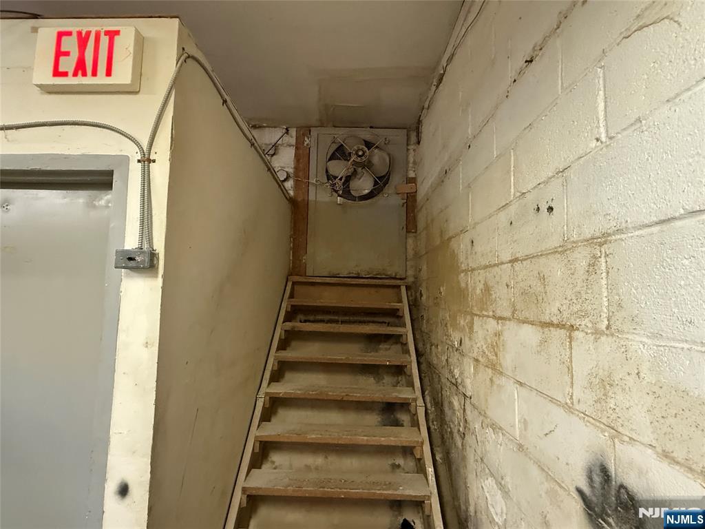 11 Railroad Avenue
