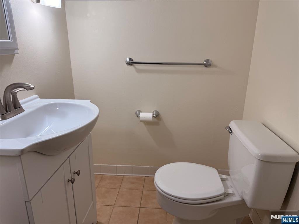 37 Hawthorne Avenue B