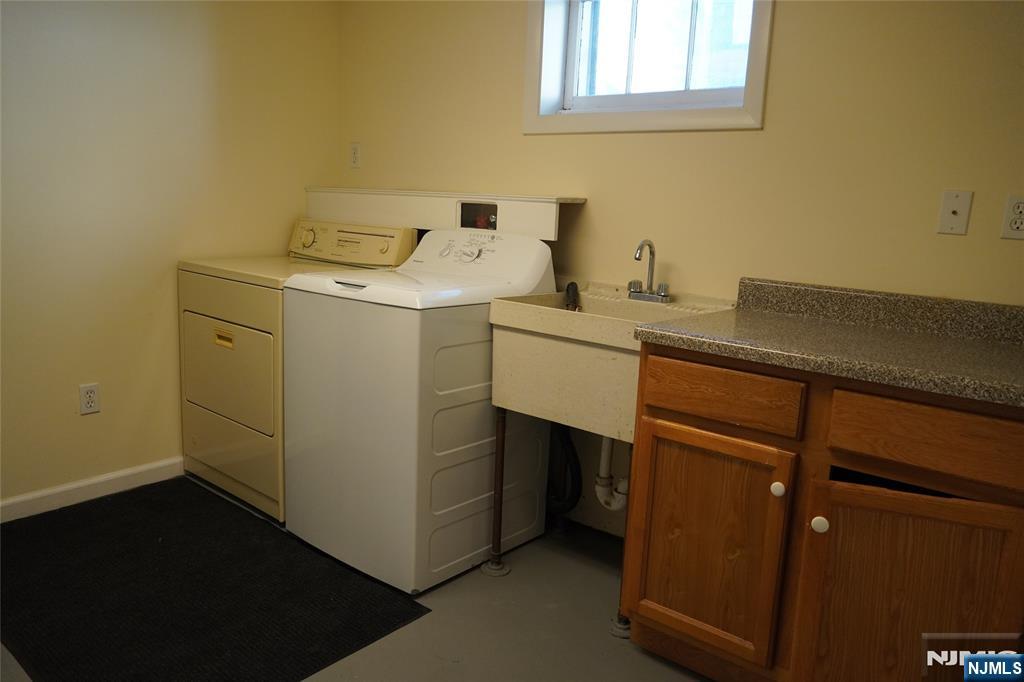 37 Hawthorne Avenue B