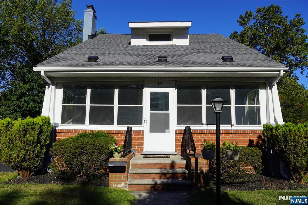 37 Hawthorne Avenue B