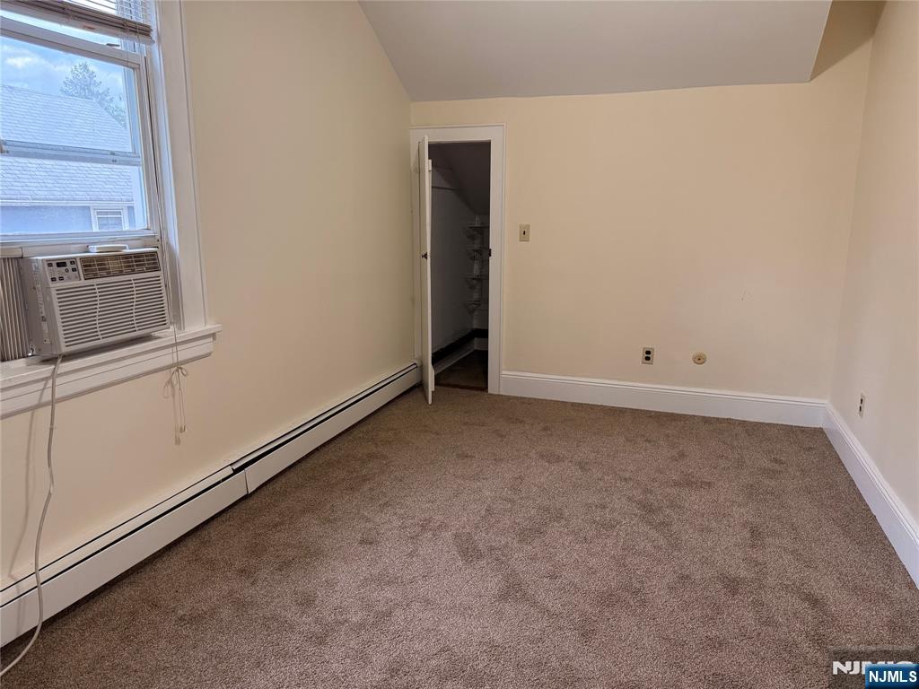 37 Hawthorne Avenue B