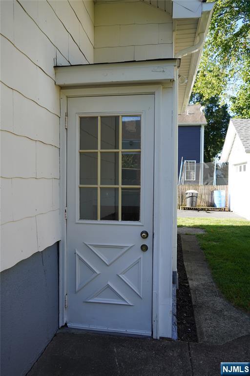 37 Hawthorne Avenue B