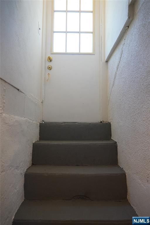 37 Hawthorne Avenue B