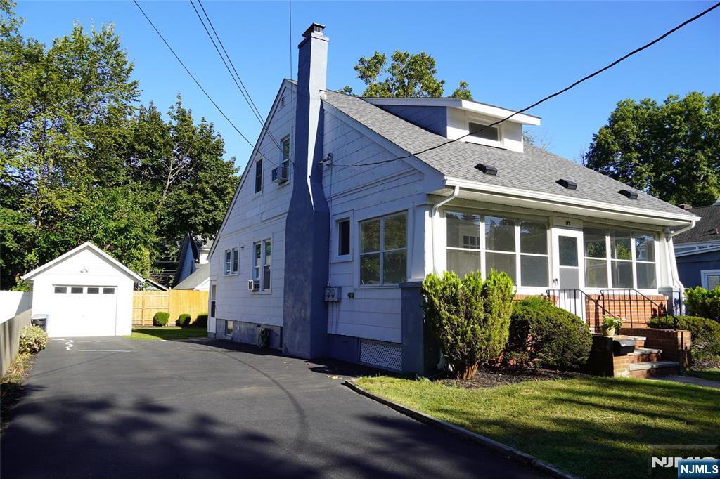 37 Hawthorne Avenue B