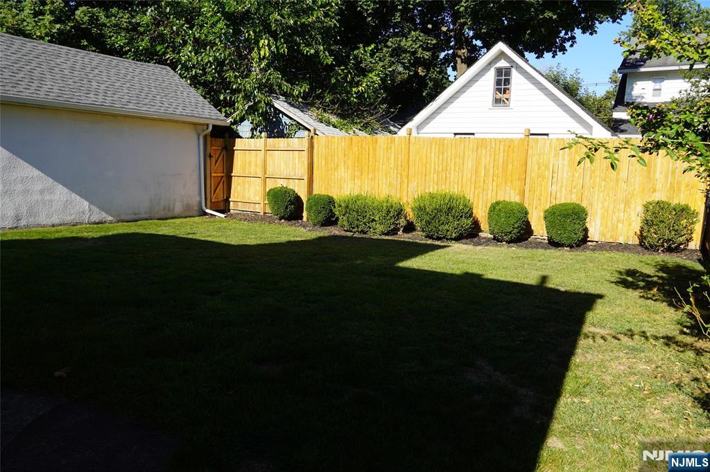 37 Hawthorne Avenue B