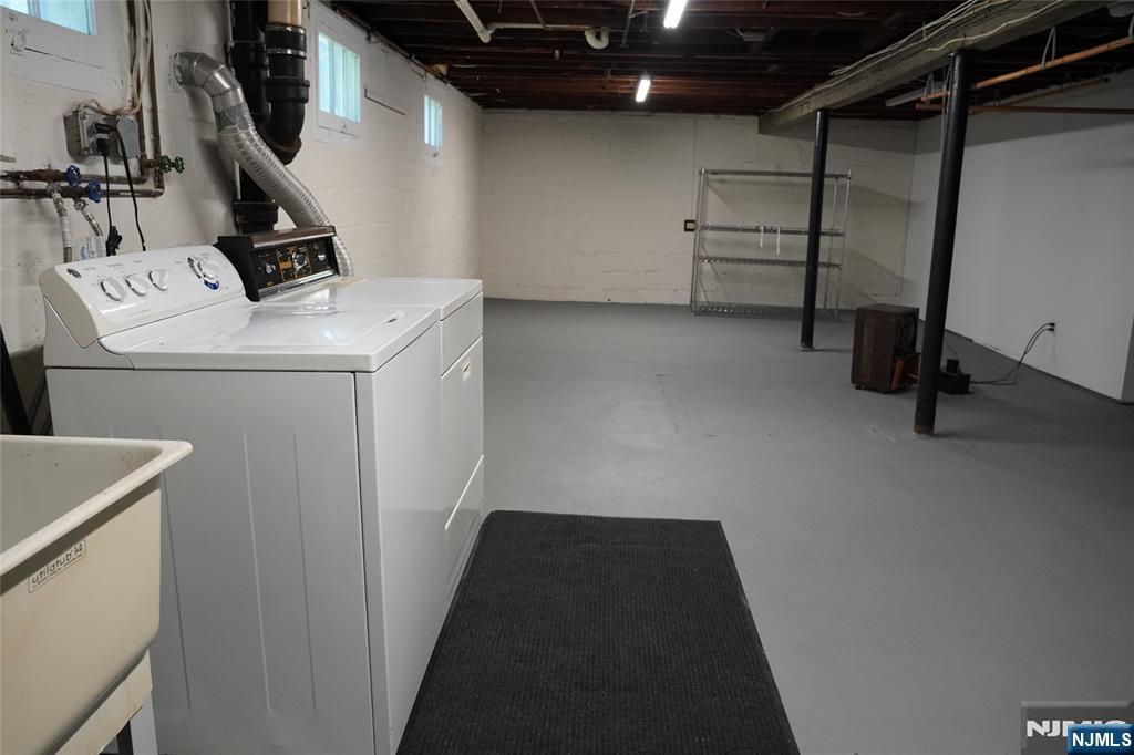 37 Hawthorne Avenue B