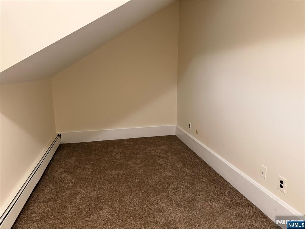 37 Hawthorne Avenue B