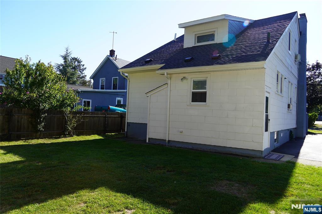 37 Hawthorne Avenue B