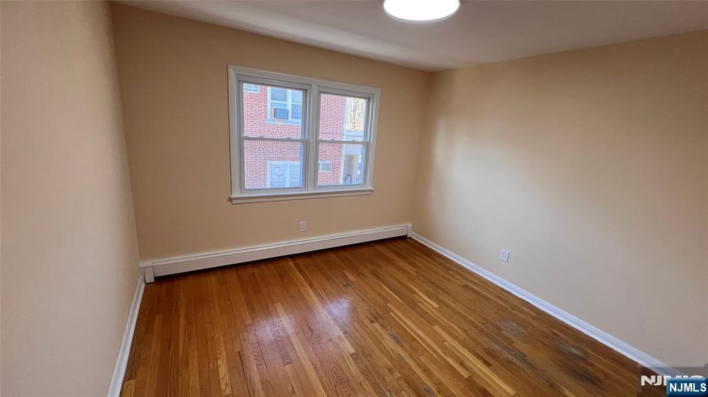 372 GILBERT Avenue 2