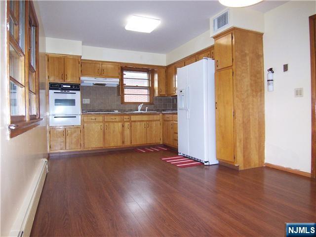 372 GILBERT Avenue 2