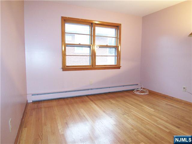 372 GILBERT Avenue 2