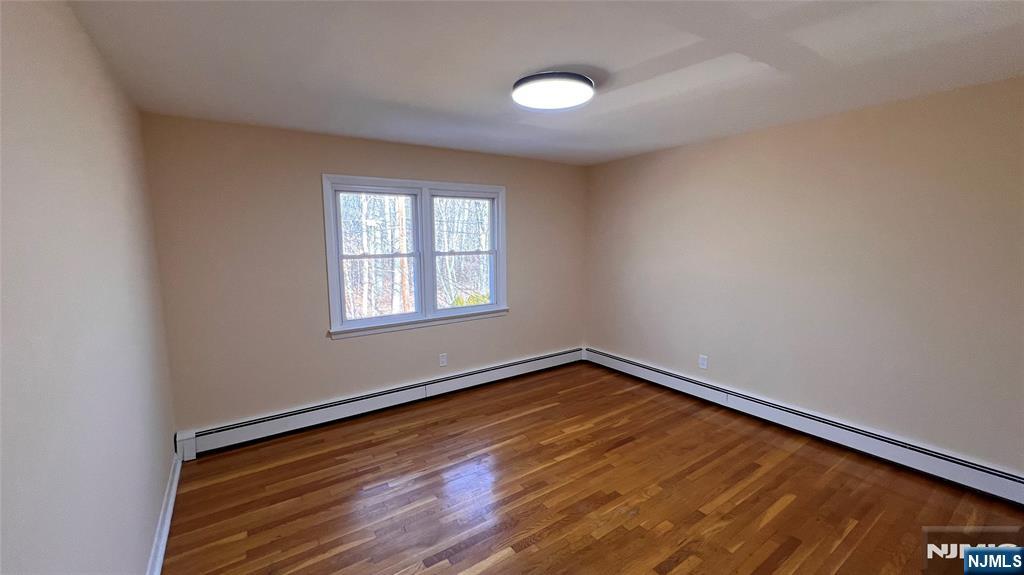 372 GILBERT Avenue 2