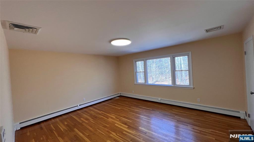 372 GILBERT Avenue 2