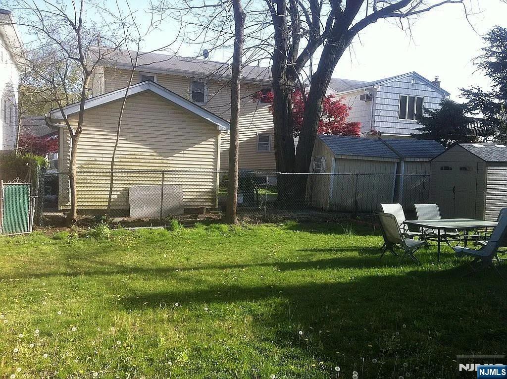 372 GILBERT Avenue 2