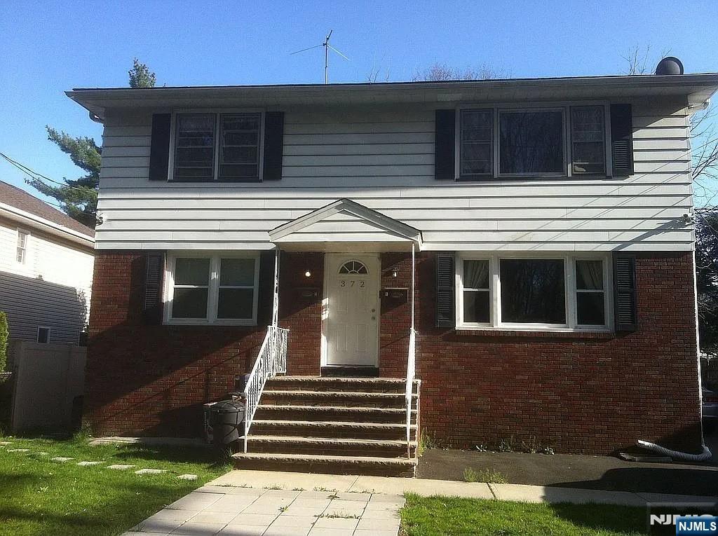 372 GILBERT Avenue 2