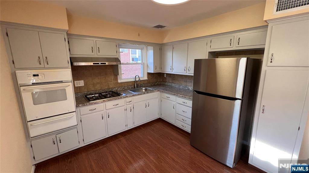 372 GILBERT Avenue 2