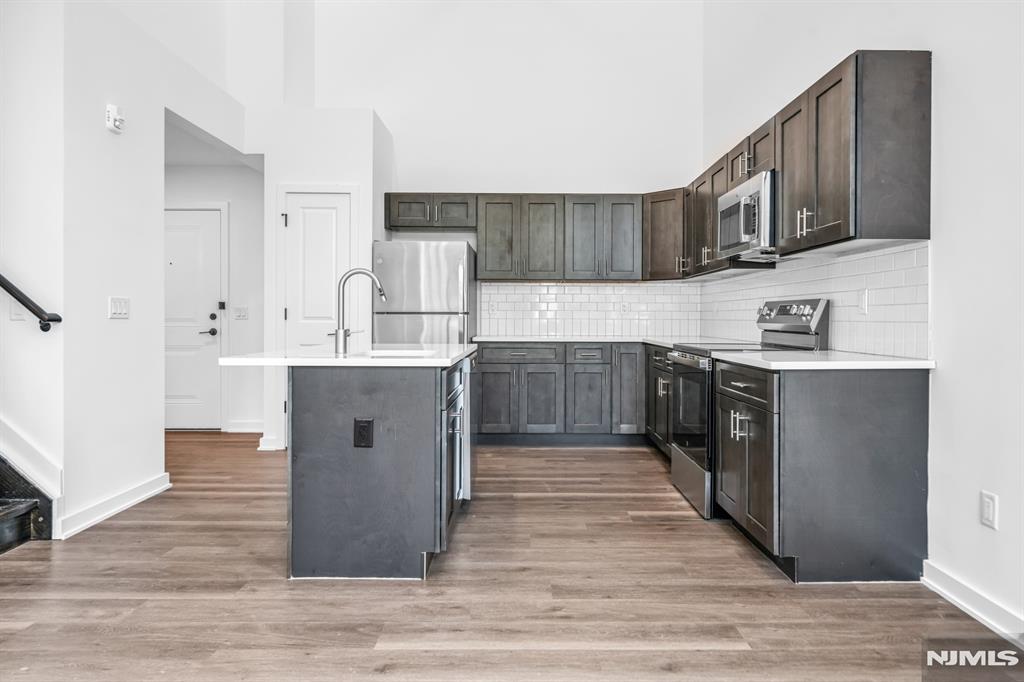 315 Railroad Avenue 106