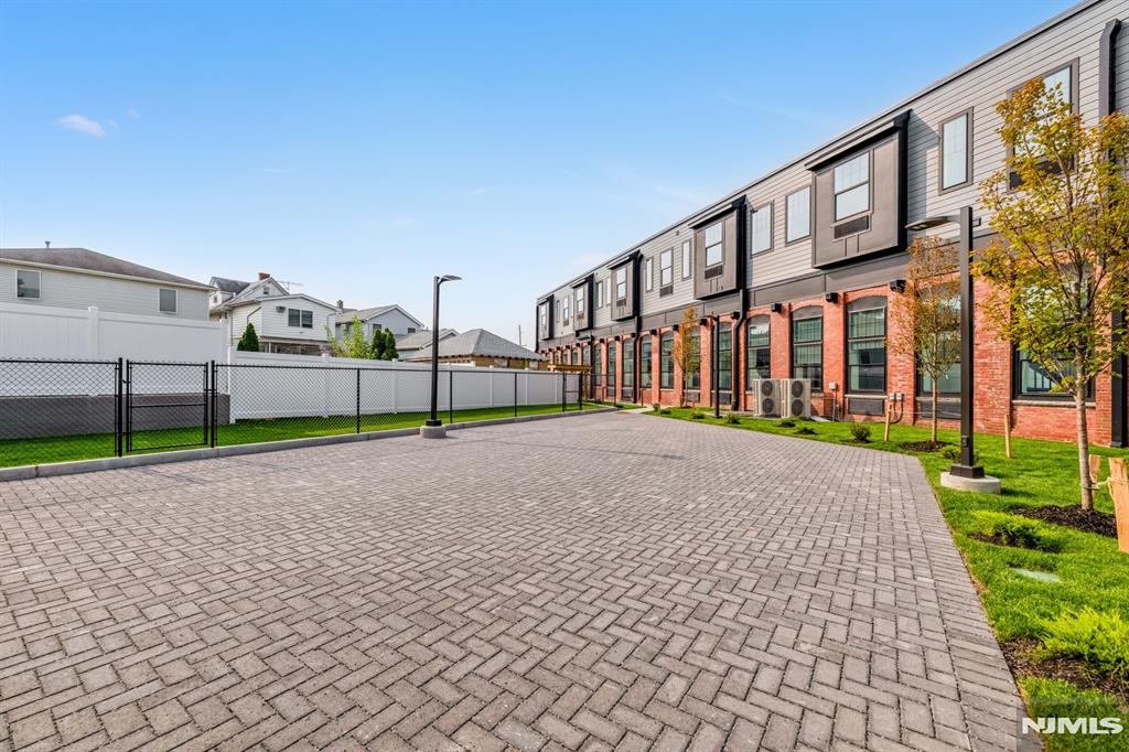 315 Railroad Avenue 106